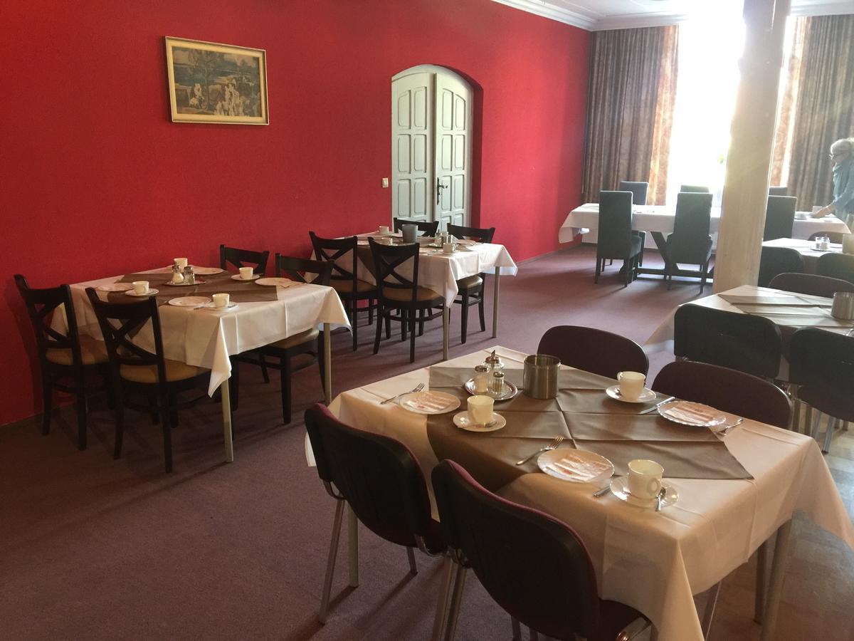Zur Eldenburg Hotel 3*
